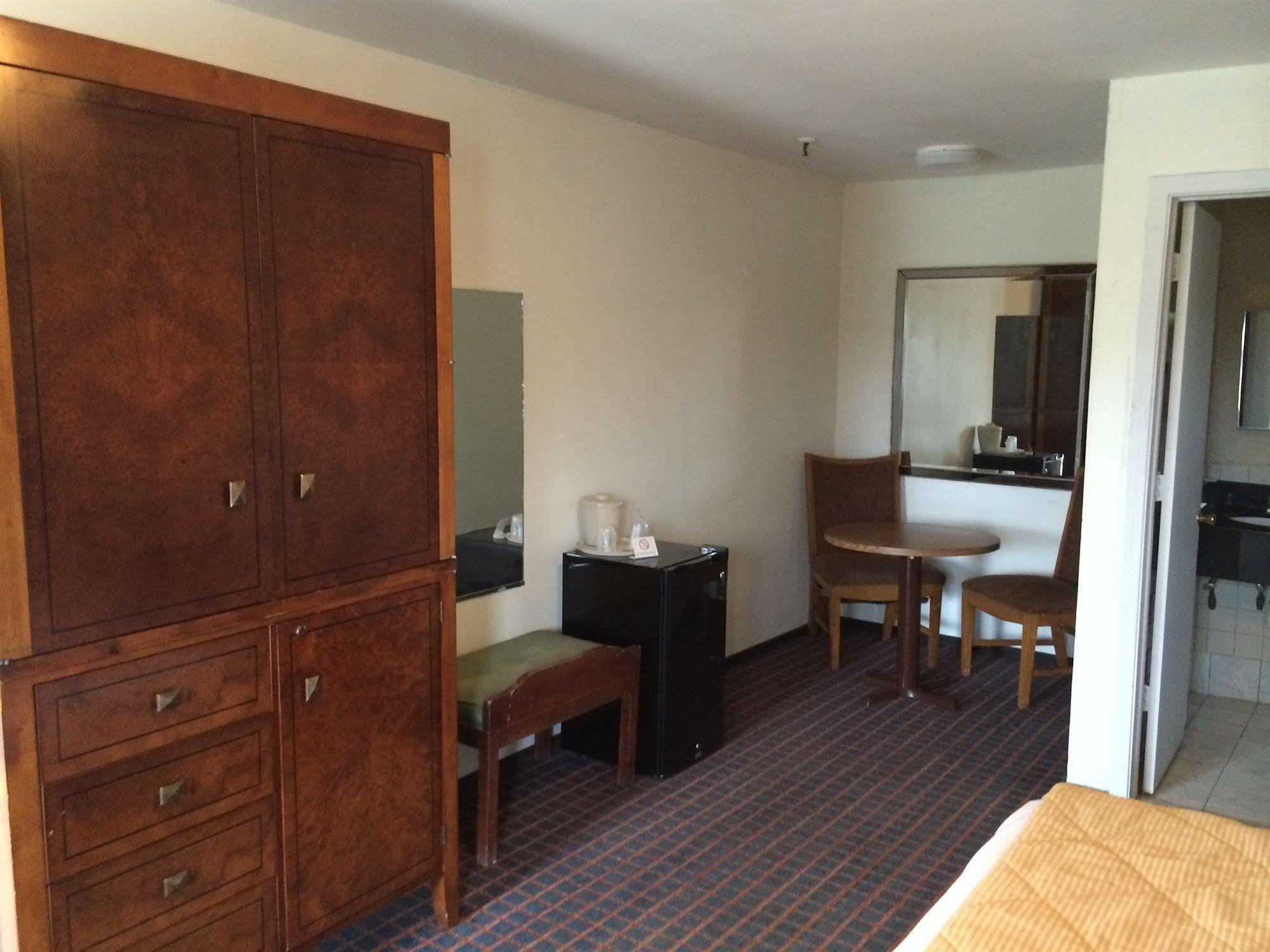 Branford Motel Eksteriør billede